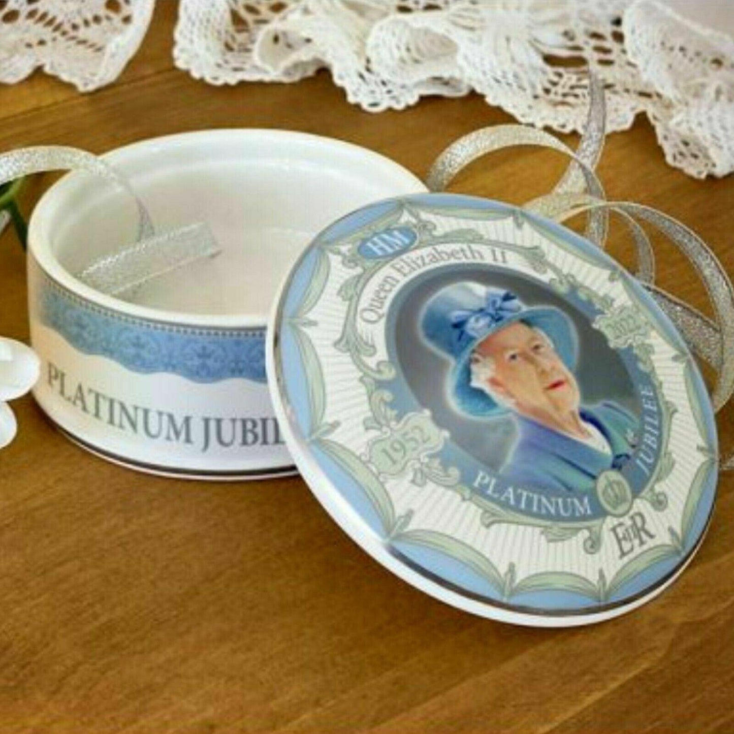 2022 Queen Elizabeth 70 Platinum Jubilee Commemorative Trinket Box Gift Souvenir - The Novelty Gift Shop