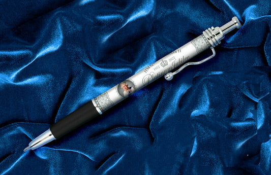 Queen Elizabeth ll 70 Platinum Jubilee Portrait Ballpoint Pen Gift Souvenir