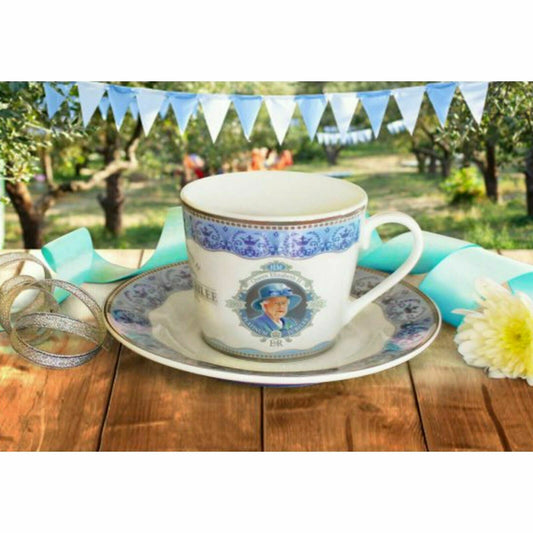 Queen Elizabeth Platinum Jubilee 70 Commemorative Cup & Saucer Set Gift Souvenir