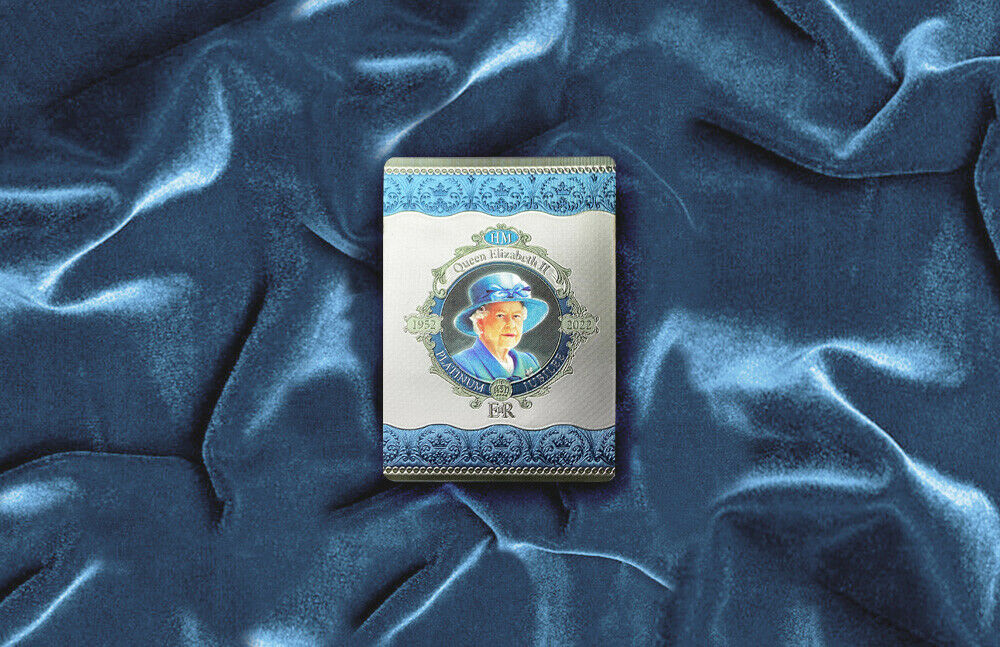 Queen Elizabeth ll 70 Platinum Jubilee Foil Stamped Blue Magnet Gift Souvenir